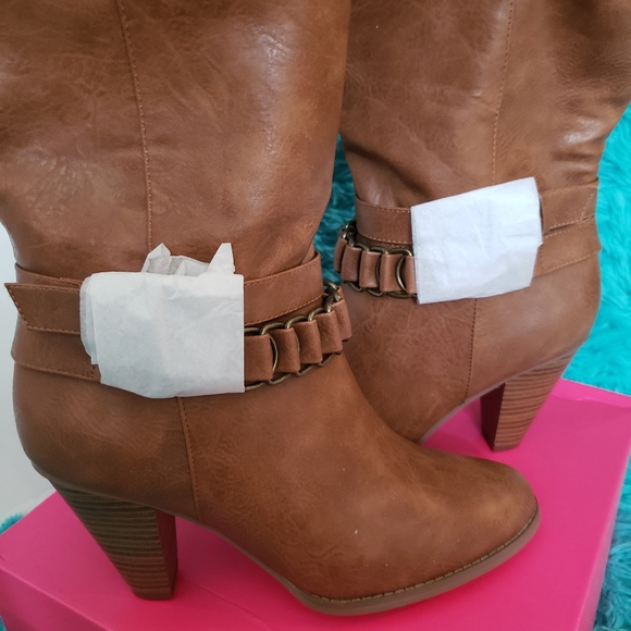 JustFab Luiza Cognac Heeled Boots NIB - Picture 8 of 9